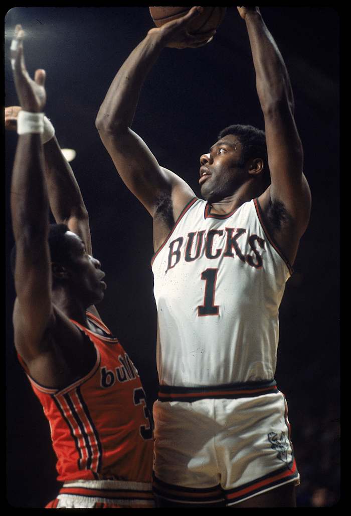 Bucks’ Oscar Robertson goes up for a jump shot vs. the Bullets.